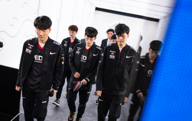 甚至在多项 甚至在多项