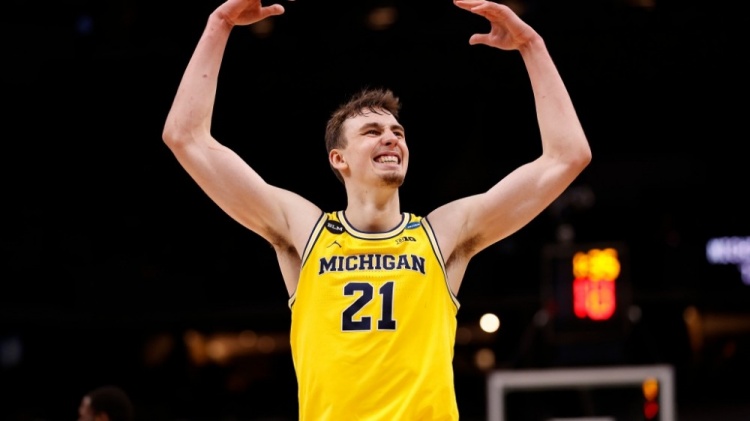 通过巧妙的 通过巧妙的